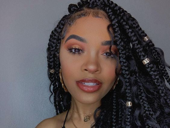 15 façons de coiffer vos tresses bohèmes