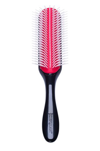 Comment utiliser la brosse Denman pour tous les types de cheveux naturels 